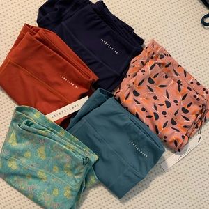 5 pairs of “iambecoming” shorts